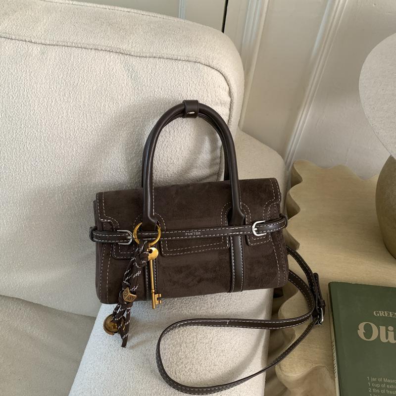 

Retro matte messenger bag women s bag 2025 autumn new niche design premium messenger bag suede small bag
