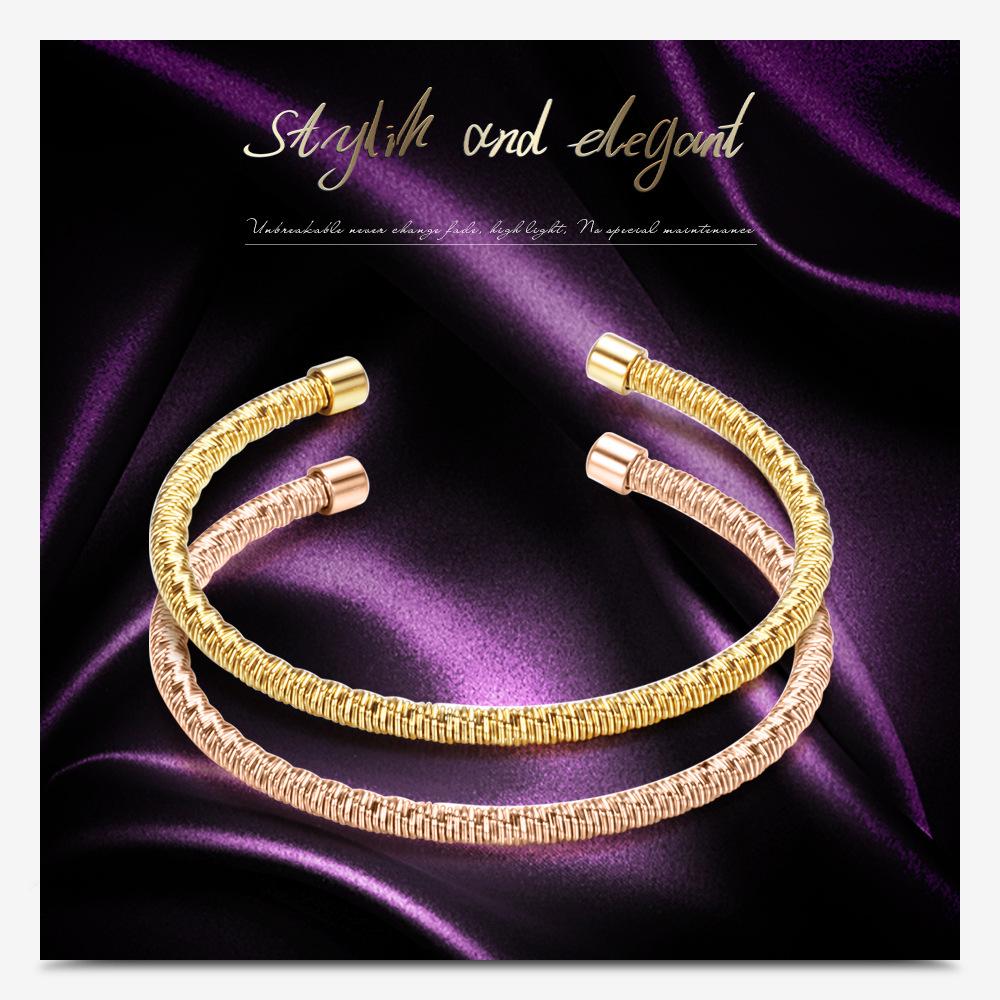 Personalisierte Retro Offene Manschettenarmband aus Edelstahl 4MM