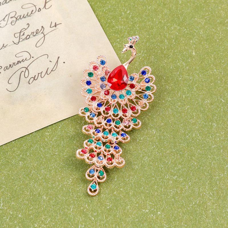 Luxury Animal-Themed Corsage: Elegant Holiday Gift for Women