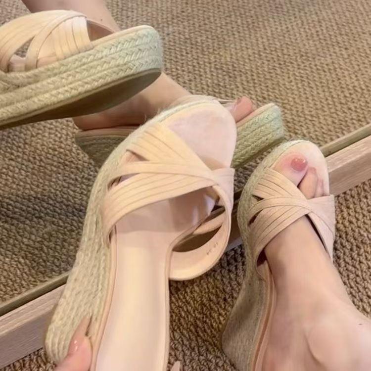 Thick bottom heightening straw weaving slope heel cool slippers women's summer wear 2025 new large size versatile fairy wind beach slippers