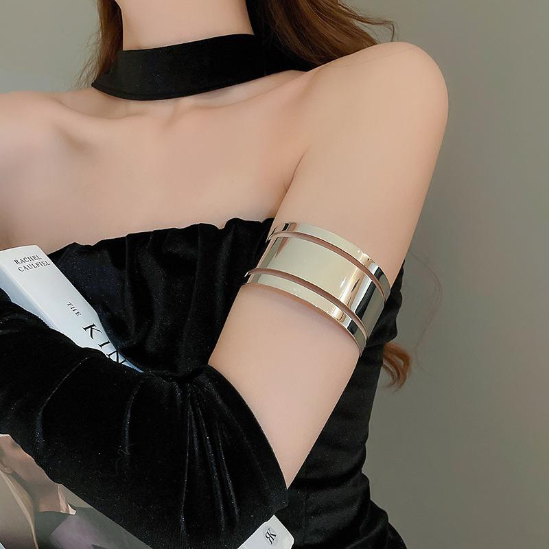 European-American Open Arm Cuff Bracelet - High-End, Versatile, and Exaggerated Fashion Jewelry for Women