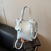 Simple and versatile small bag women's summer 2025 new shoulder messenger bag popular bucket bag this year