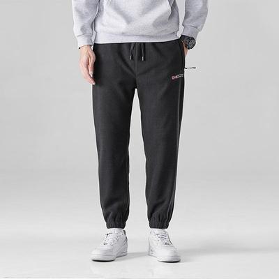 Unterteile – Hosen & Kniehosen