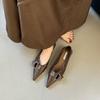 Luxury Metal Rivet Buckle Decoration Brand Loafers Women Fashion Pointed Toe Shallow Low Heel Pumps Outdoor Commuter Office Shoe