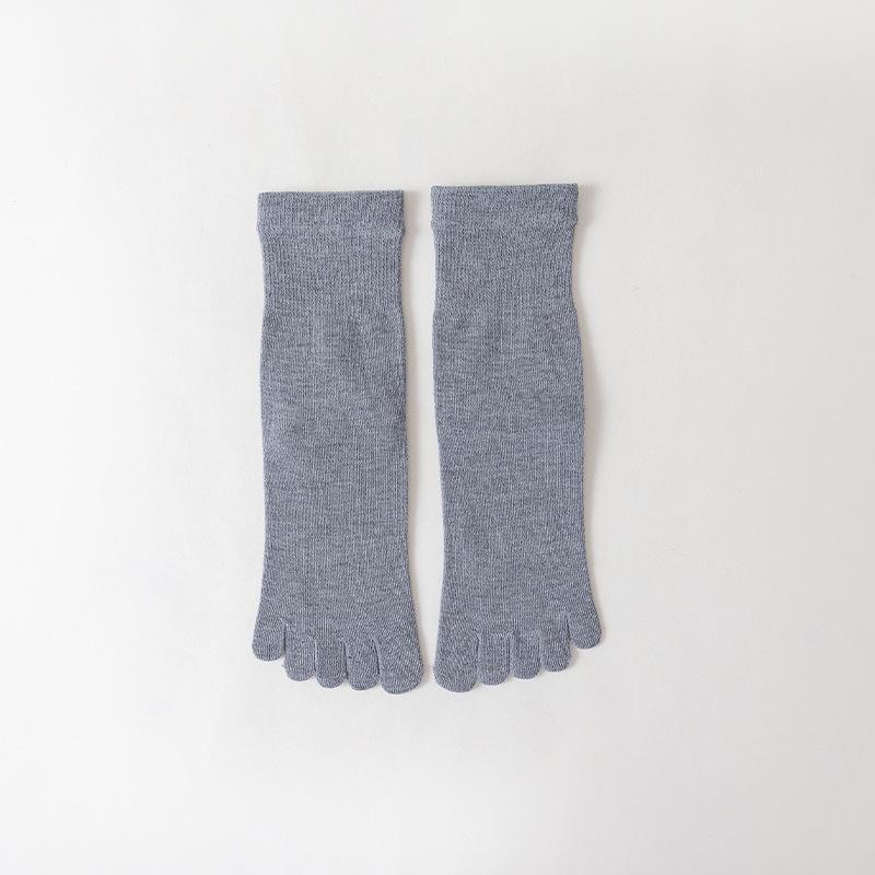 Unisex All-Season Cotton Split-Toe Five-Finger Socks - Breathable, Solid Color, Mid-Tube for Sports and Leisure.