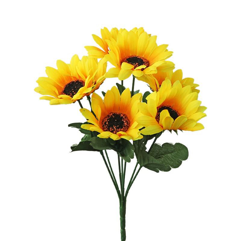 Silk Rose Flower Bouquet: Artificial Flowers for Dining, Bedroom, Living Room Decor and Creative Ornament Figurines.