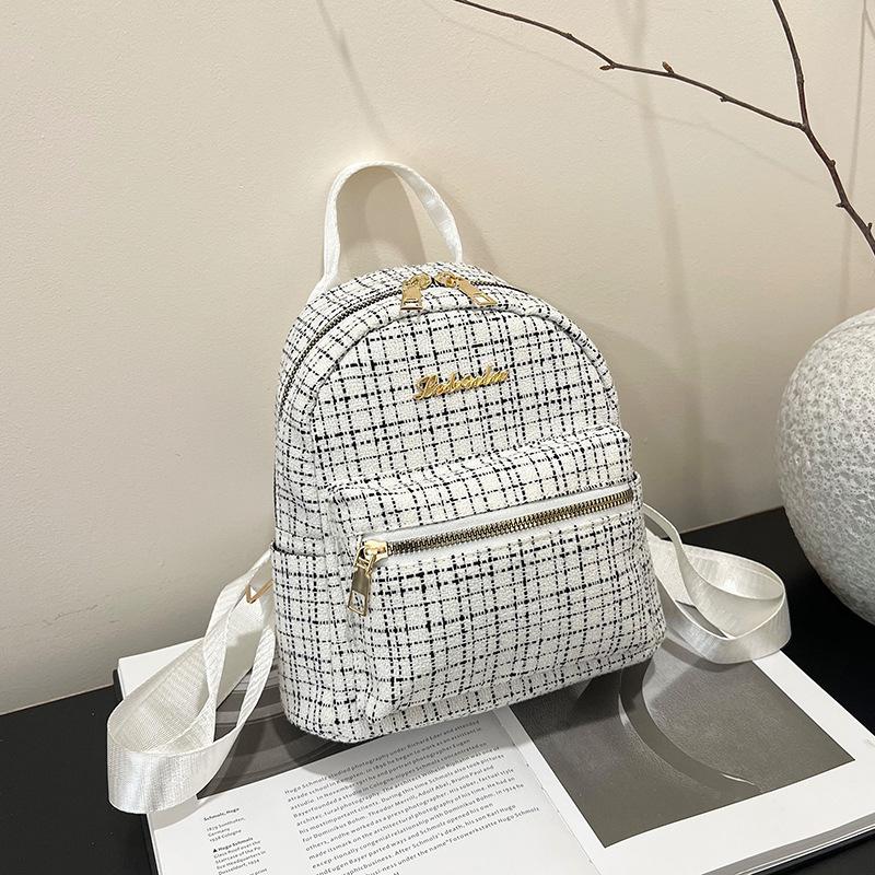 

Beautiful retro trend temperament portable backpack new spring fashion versatile exquisite backpack backpack белый