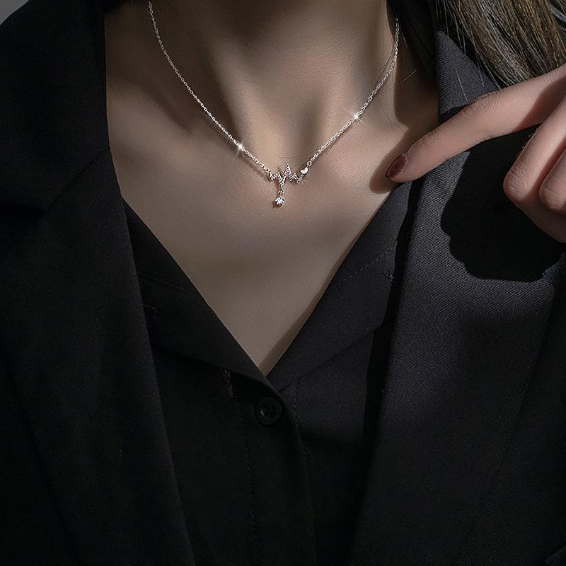 Necklace female Korean verion imple girlfriend birthday gift high ene collarbone cha female tudent cold, tyle jewel tide