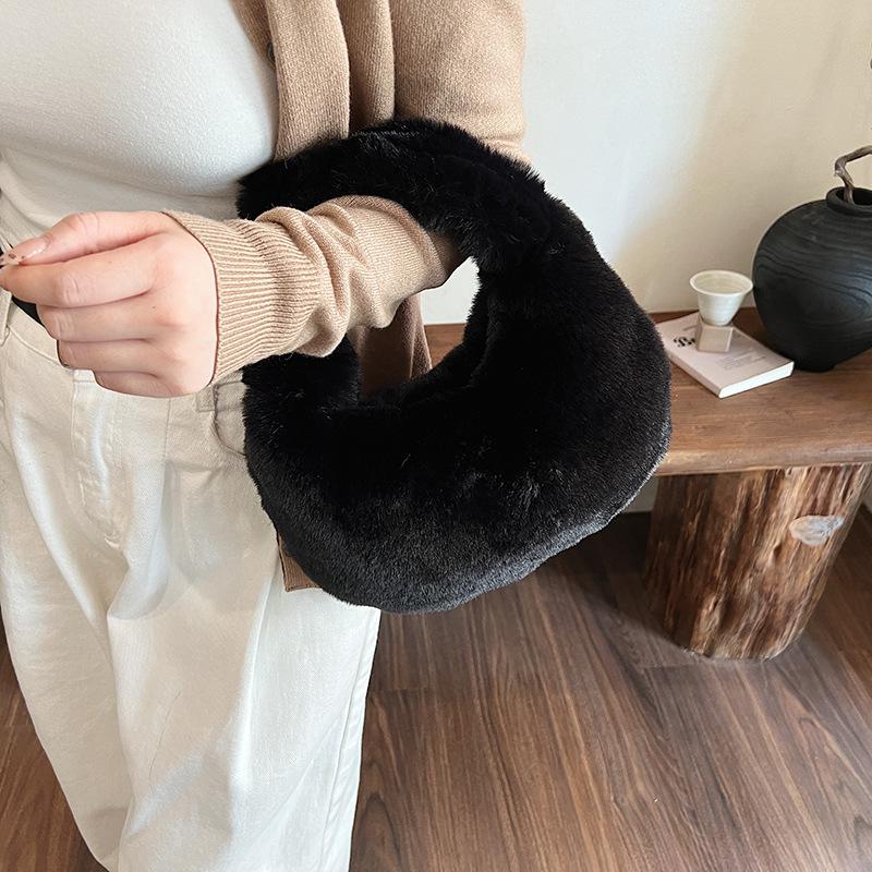 Autumn and Winter Fashion Handbag Small Bag Women's 2025 New Plush Bag Niche High-end Fluff Bucket Bag