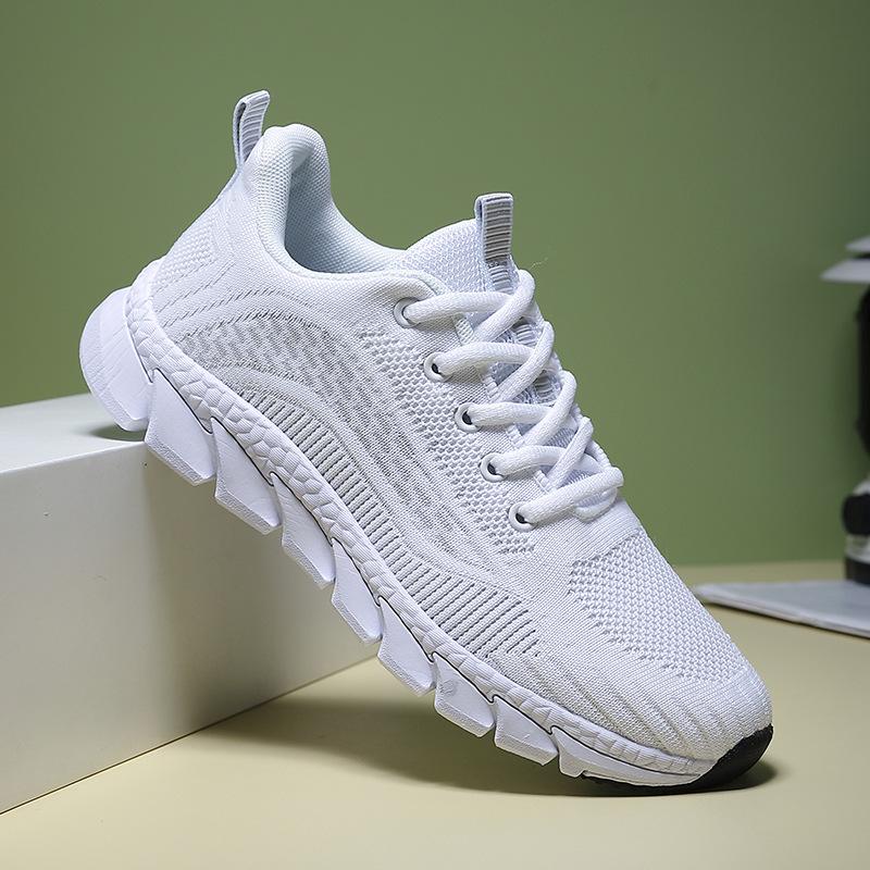 Large size lightweight sports shoes women's shoes 2025 new casual shoes comfortable shock-absorbing breathable running shoes