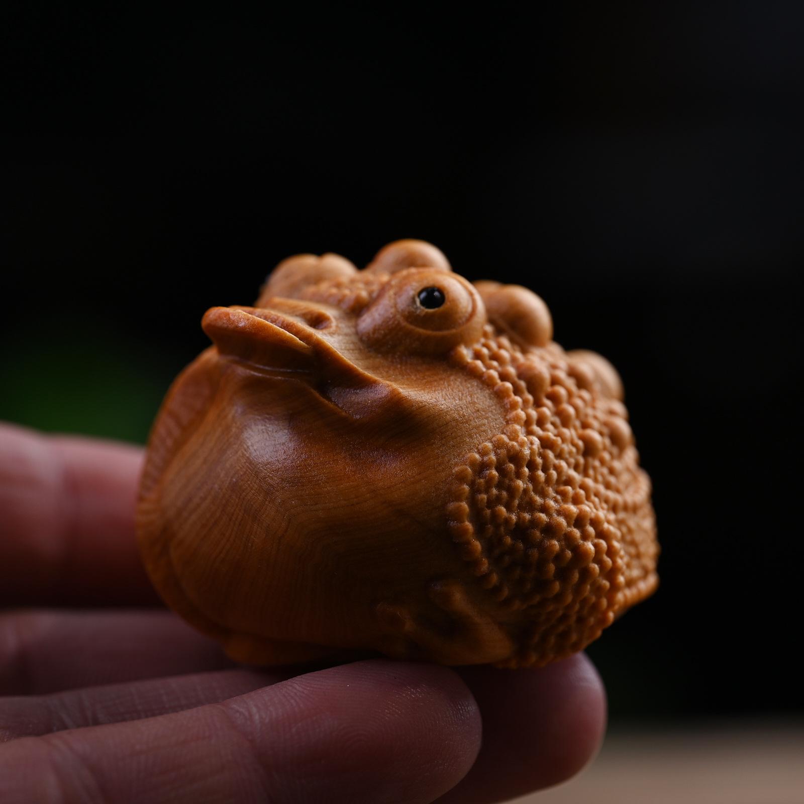 

Wood Carved Golden Toad Auspicious Statue Lucky Cartoon Animal Figurine For Office Home Desktop Ornament Funny Wooden Gifts