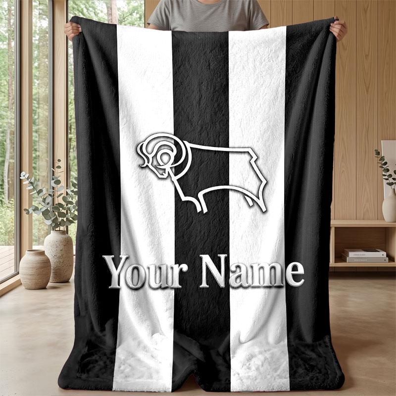Derby County Benutzerdefinierter Name Text Flanelldecke Fußball Logo Personalisierte Fleece-Kuscheldecke Besonderes Geschenk für Sofa Schlafzimmer Zuhause