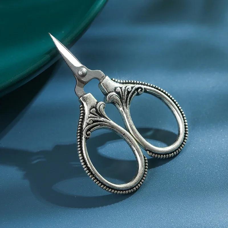 1Pc 6cm Mini Retro Pocket Scissors Antique Thread Cutter Vintage Embroidery Cross Stitch Sewing Stainless Steel