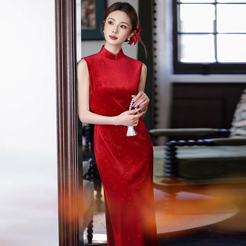 Red Sleeveless Modern Chinese-Inspired Long Cheongsam Dress Women 2026 Elegant Host Gown Small