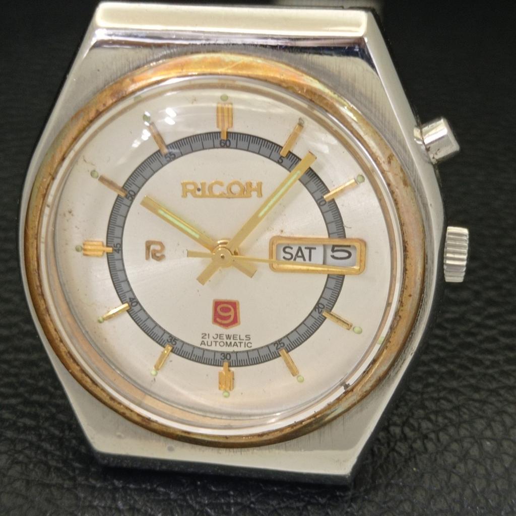AUTOMATIC VINTAGE RICOH R31 JAPAN MENS SILVER COLOR DIAL WATCH A701928-5 R207-a701928