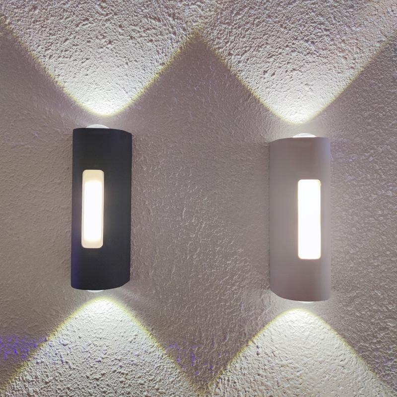 

Modern LED Outdoor Waterproof Wall Light for Bedroom, Living Room, and Aisle Decoration Black - 7W