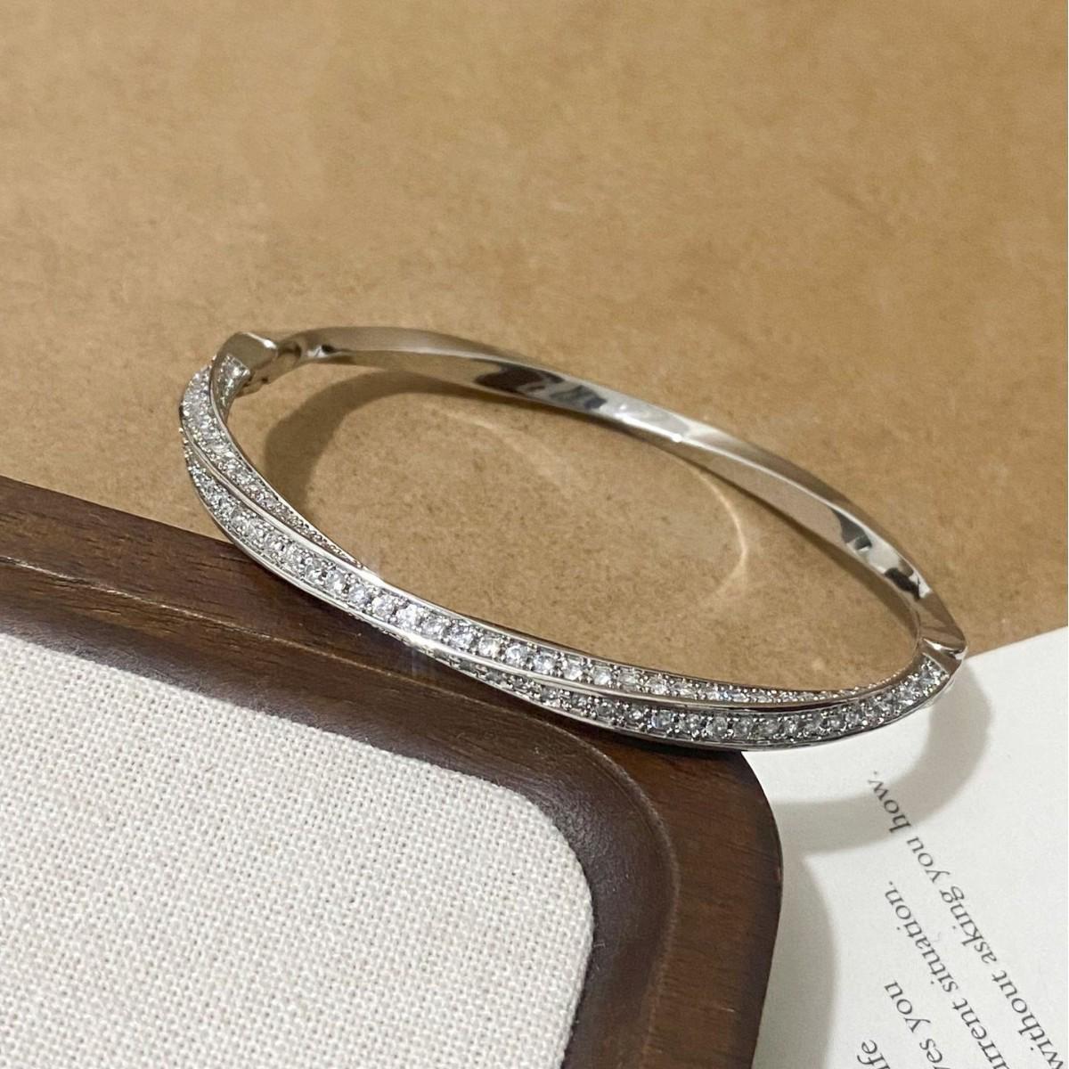 French Elegant Micro-Inlaid Zirconia Twisted Rope Bracelet for Women - Luxurious, Fashionable, Versatile Hand Jewelry