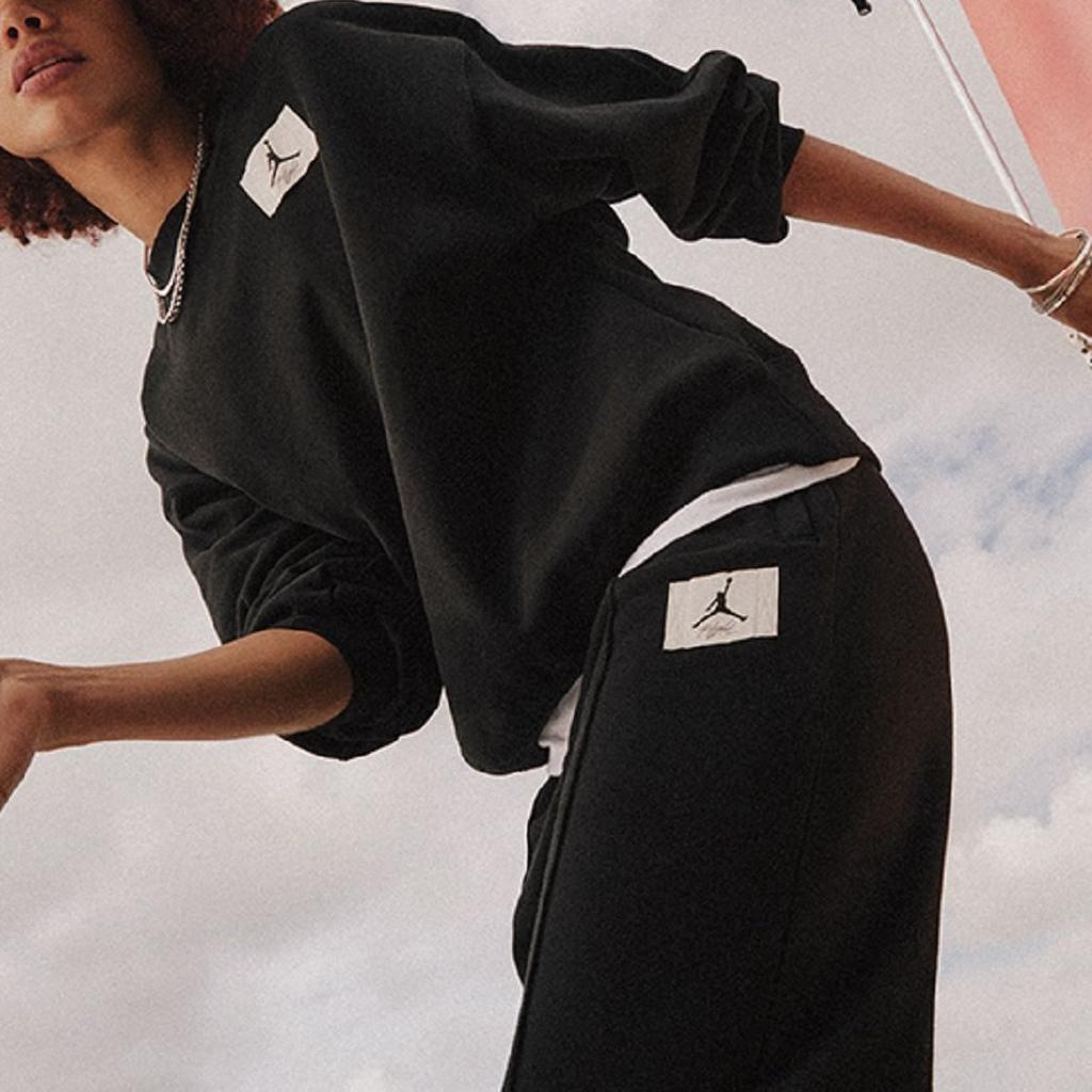 Jordan AS W J ESSEN Sweatshirts Women's Black Crew Neck Moderate Regular DM5190-010