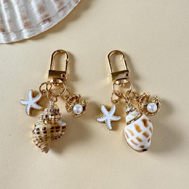 Pearls Embellished Seashells Keychain Portable Bag Charm Decoration for Women Stylish Functional Accessory