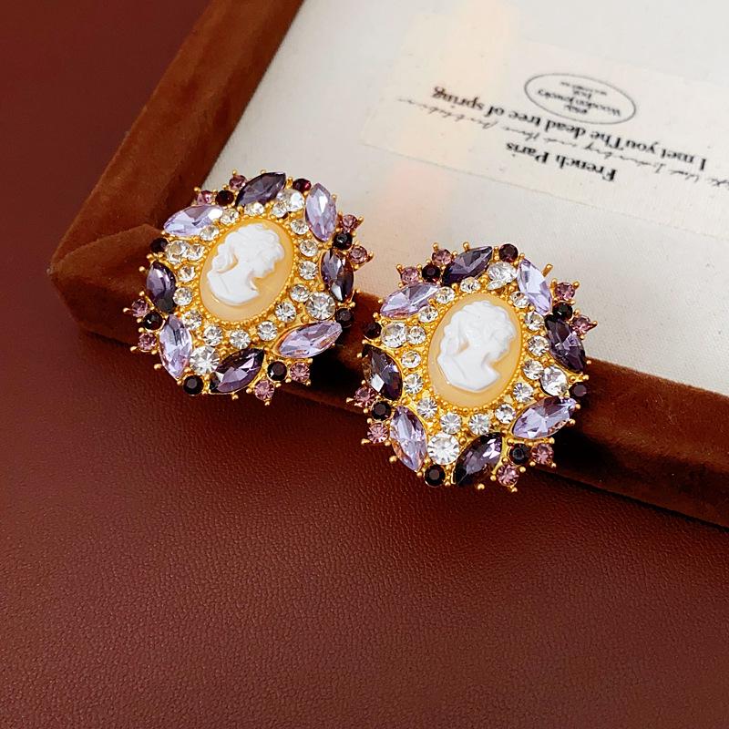 

Винтажные средневековые серебряные серьги с бриллиантами в виде портрета: Элегантный стиль класса люкс