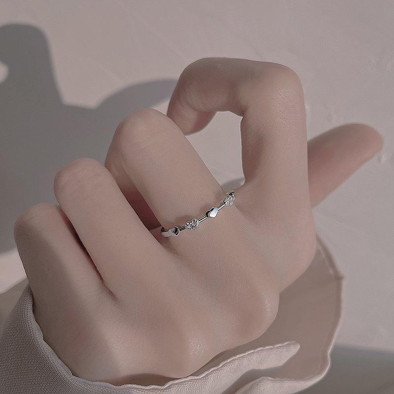 Unique Design Finger Ring For Women High-end Feel Alloy Inlay Gemstone