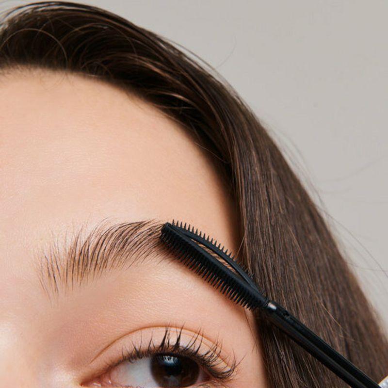 Harte Brauenlifting-Dauerwelle