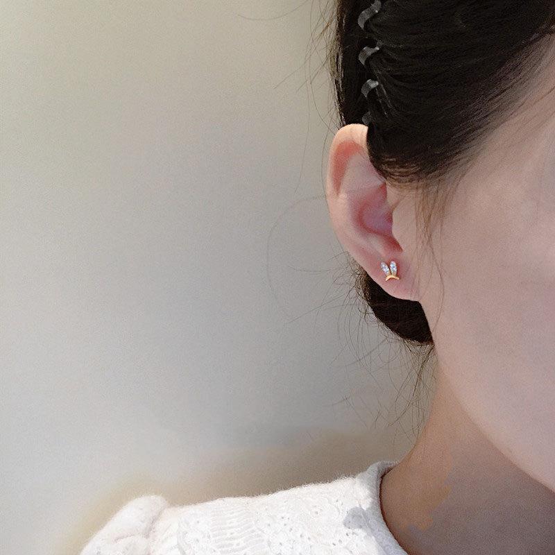 Mini Cute Little Rabbit Earrings for Women with Exquisite Small Temperament New Year Style