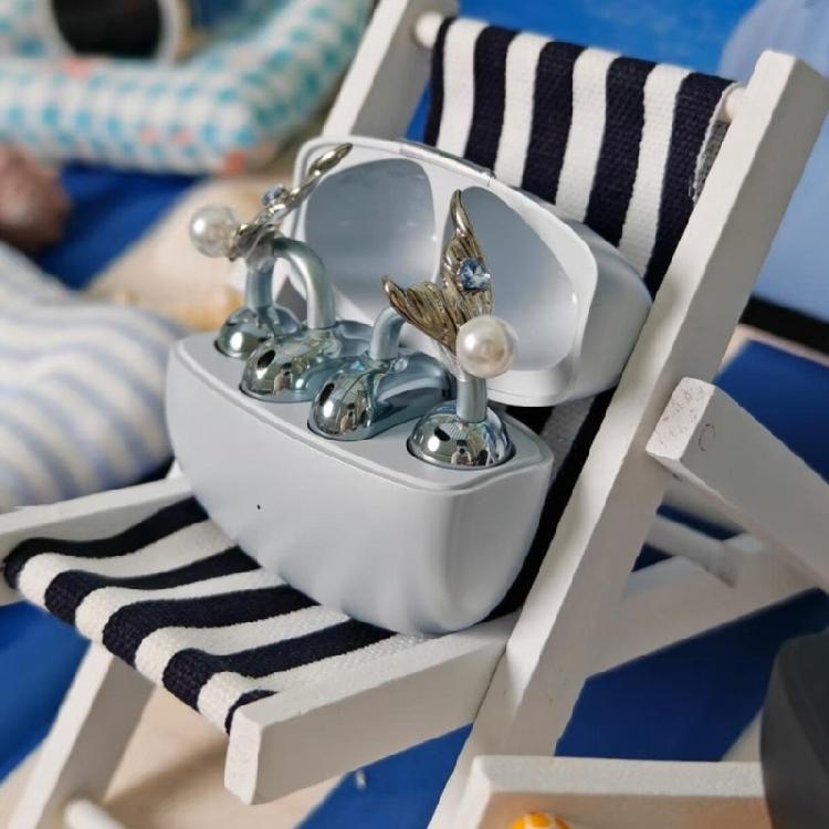 Shark Themed Earbud Decors Metal Clip On Charm Ear Clip Universal Compatibility Instantly Attachment For Music Lovers