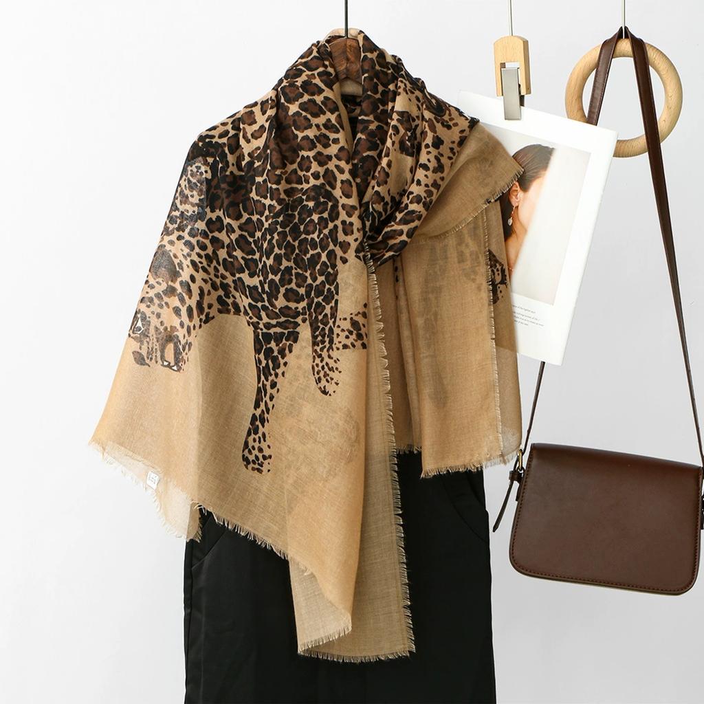 Retro Leopard Print Shawl For Women Four Season Elegant Luxurious And Stylish Leopard Wraps 95X180Cm