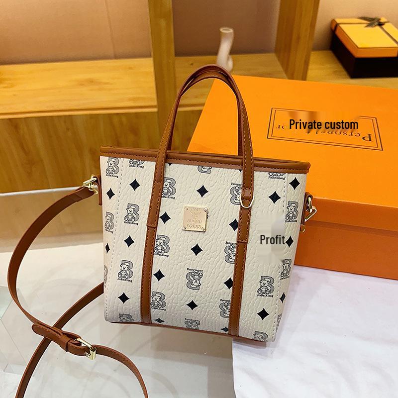 

New Korean Luxury Tote Bag - Women s Large Capacity Print, Single Shoulder, Commute-Ready Bucket Bag Single Bag off білий колір