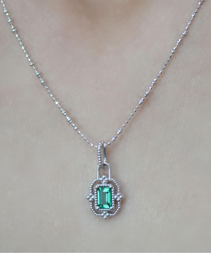 Vivus Rapillus Royal Green White Gold Silver Necklace