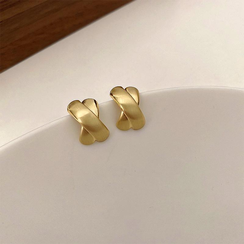 High-End European & American Metal Water Drop Ear Clips - No Piercing, Cool Autumn/Winter Style
