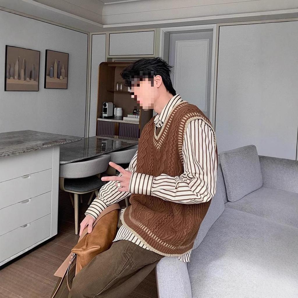 Men's Casual College Style V-Neck Knitted Sweater Vest - Autumn/Winter Korean Loose Fit