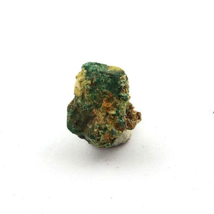 Pierres et Minéraux. Bournonite + Bindheimite + Malachite. 23.80 ct. Combe Guichard, Prunières, Isère, France.