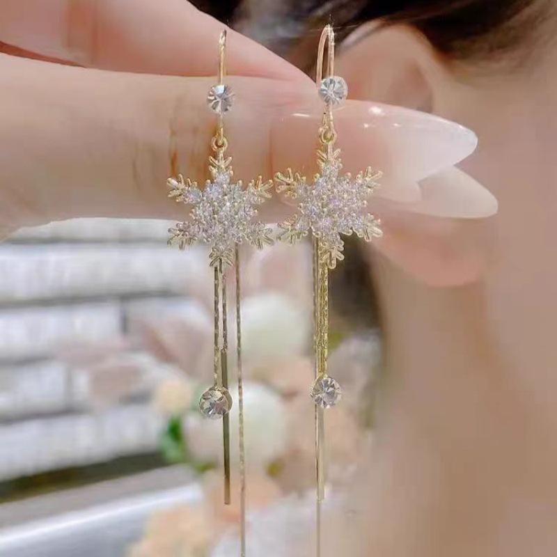 Elegant Micro-Inlaid Diamond Snowflake Tassel Earrings: Versatile, Luxurious, and Exquisite Design for Women