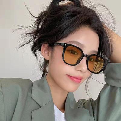 Korean Retro Small Frame Sunglasses for Men & Women - Trendy Street Style Celebrity Favorite