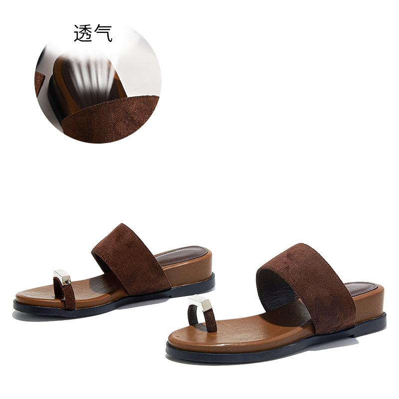

The first layer of sheepskin insoles with outer wear toe sandals 2025 summer new flat-bottomed slippers women s beach half mop 40 коричневый