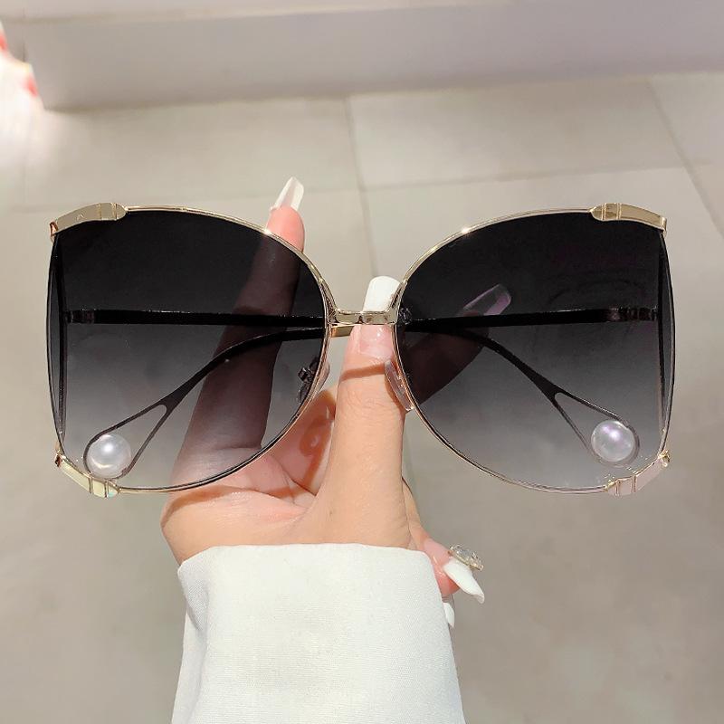 New Oversized Metal Sunglasses Women Luxury Designer Pink Vintage Big Frame Pearl Shades Elegant Sun Glasses