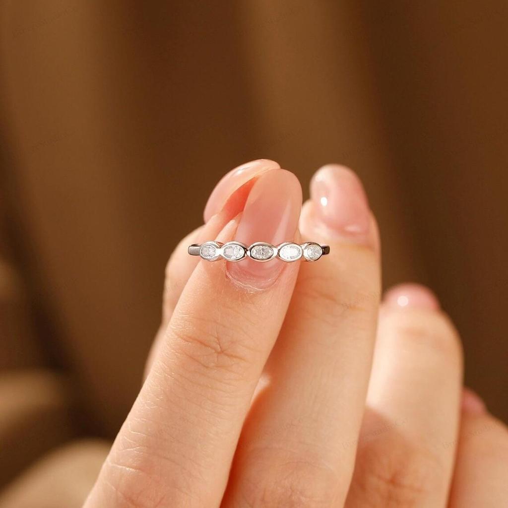 Yinyi Yuan S925 Sterling Silver Oval Rhinestone Luxury Ring - Elegant European & American Style Stacking Ring for Women