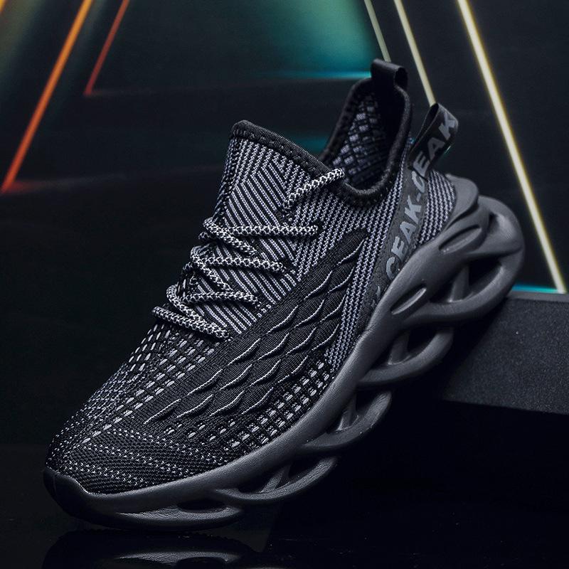 Large size sneakers, fish scale blade shoes, technical sense, fly-woven lightweight running shoes