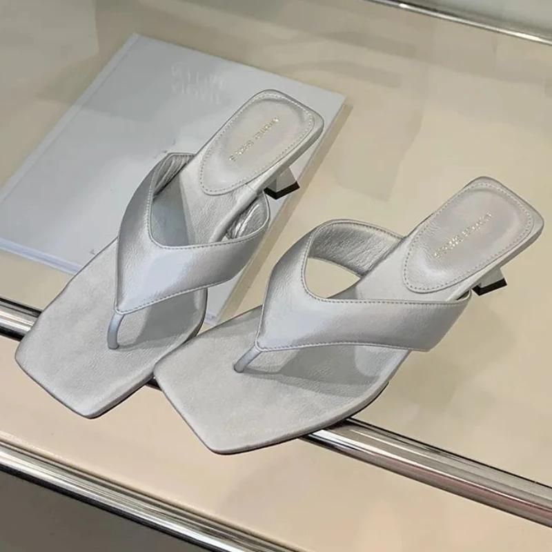 Fashion Comfort Clip Toe Heeled Slippers Women Summer Sexy Square Toe Design Brand Flip Flops Elegant Low Heel Women Shoes Beach Sandals