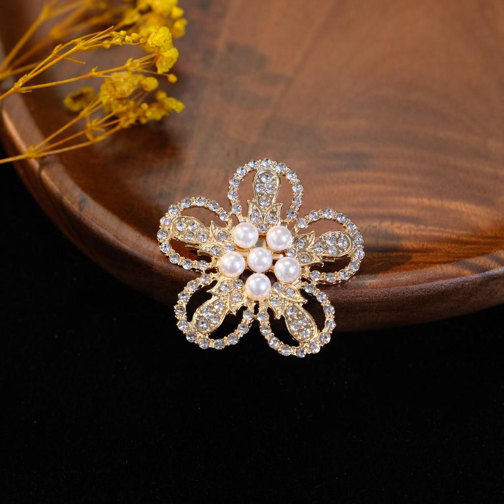 Luxury Coco-Style Pearl Brooch: Elegant Alloy Flower Pin for Suit, Coat, or Trench Accessory