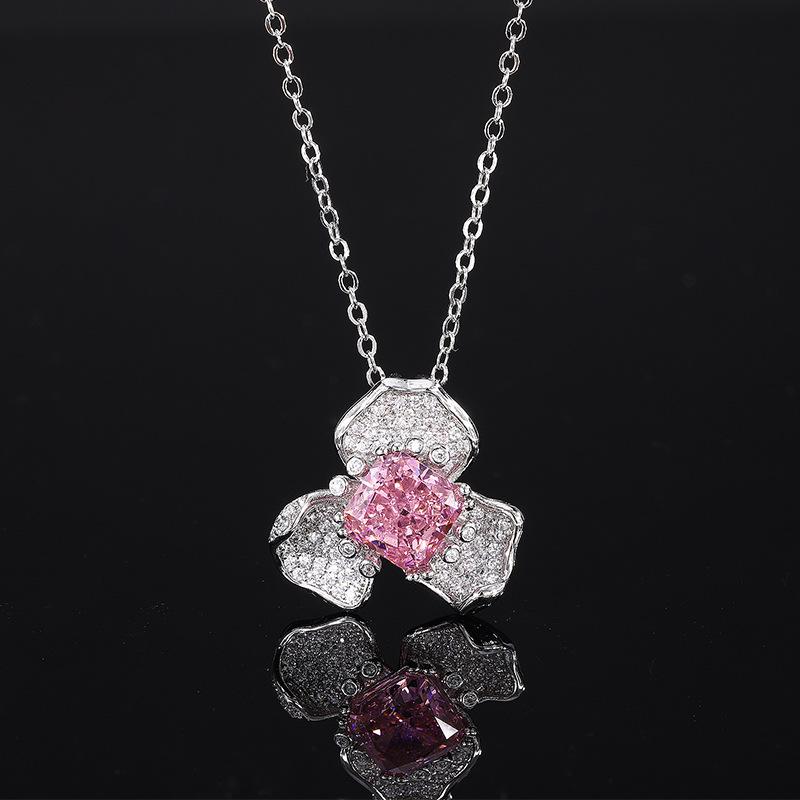 Autumn And Winter Jewelry High Carbon Diamond Ice Flower Cut Copper Inlaid Petals Light Luxury Pendant Female Host Stone 8 * 8