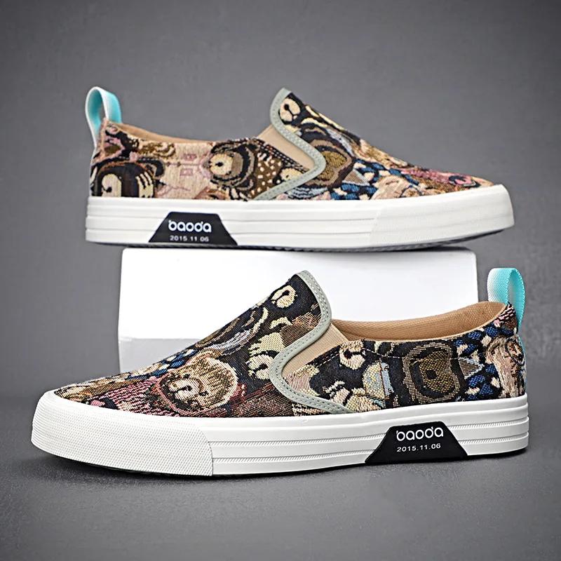 Mode Herren Canvas Schuhe Mode Bären Druck Atmungsaktive Board Schuhe Koreanische Version Weiche Sohle Leichte Slip-on Flache Freizeitschuhe