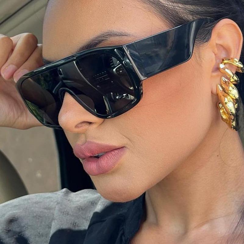 Fashionable European and American Style Women's Square Sunglasses with Large Frames and Unique Designs