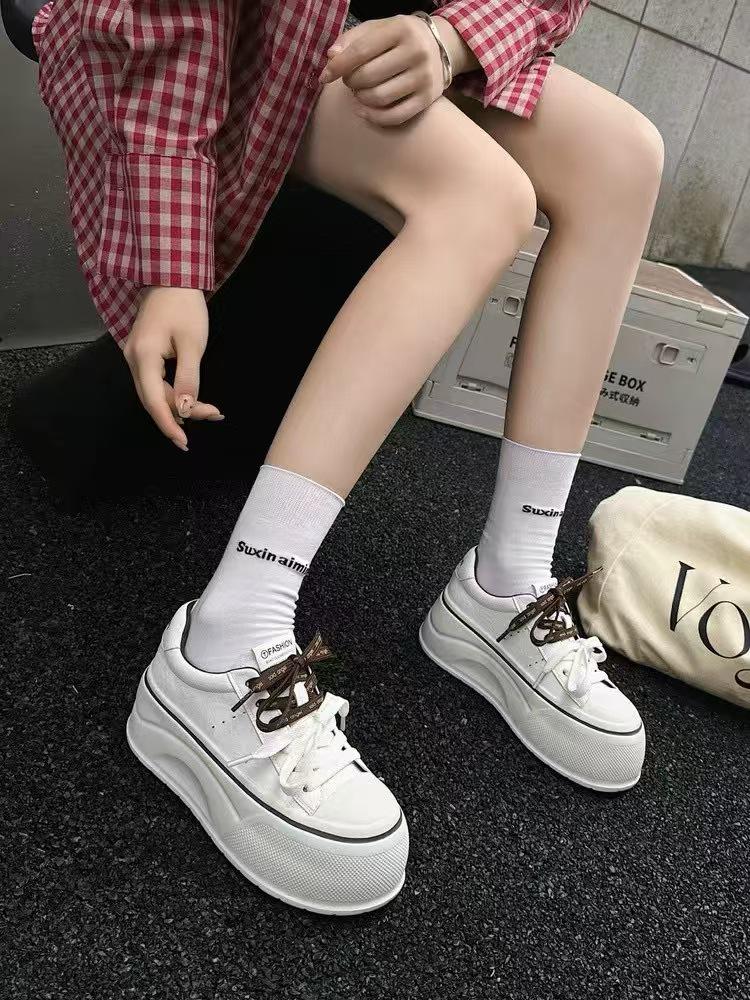 

2025 Women s White Platform Sneakers: European Fashion, Autumn Collection, Height-Increasing Design 35 коричневий/бежевий