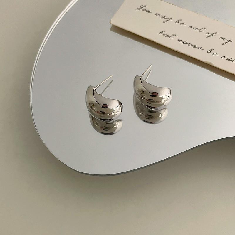 

Tulip love earrings irregular earrings Korea Dongdaemun temperament versatile earrings women
