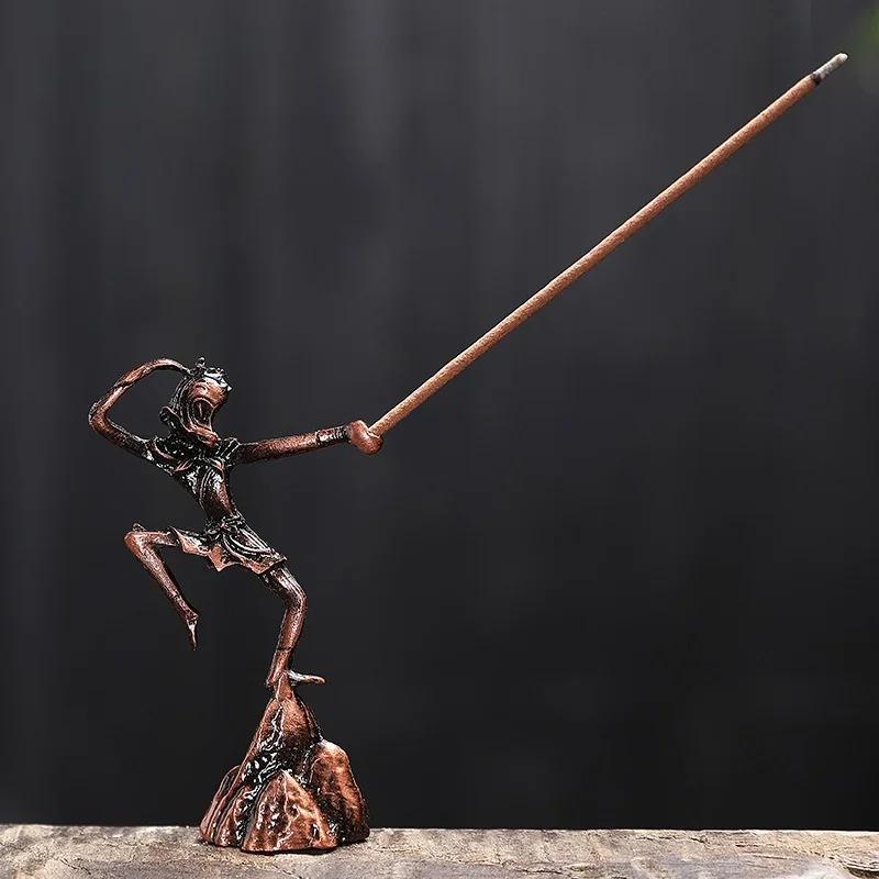 

Красивый король обезьян, вставка для благовоний, креативное сиденье для благовоний, бытовая горелка, линия сандалового дерева, курильница с алоэ, мини-орнамент белый