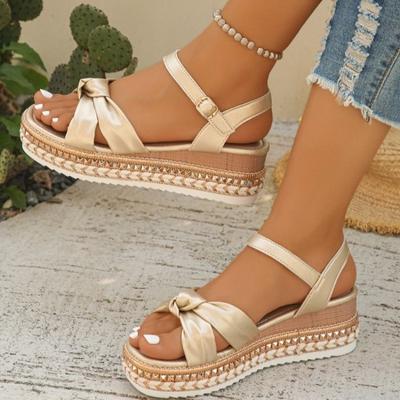 2024 Marke Damen Schuhe Schnallenriemen Damen Sandalen Mode Nieten Freizeit Sandalen Damen Sommer Peeptoe Keilsandalen Zapatos