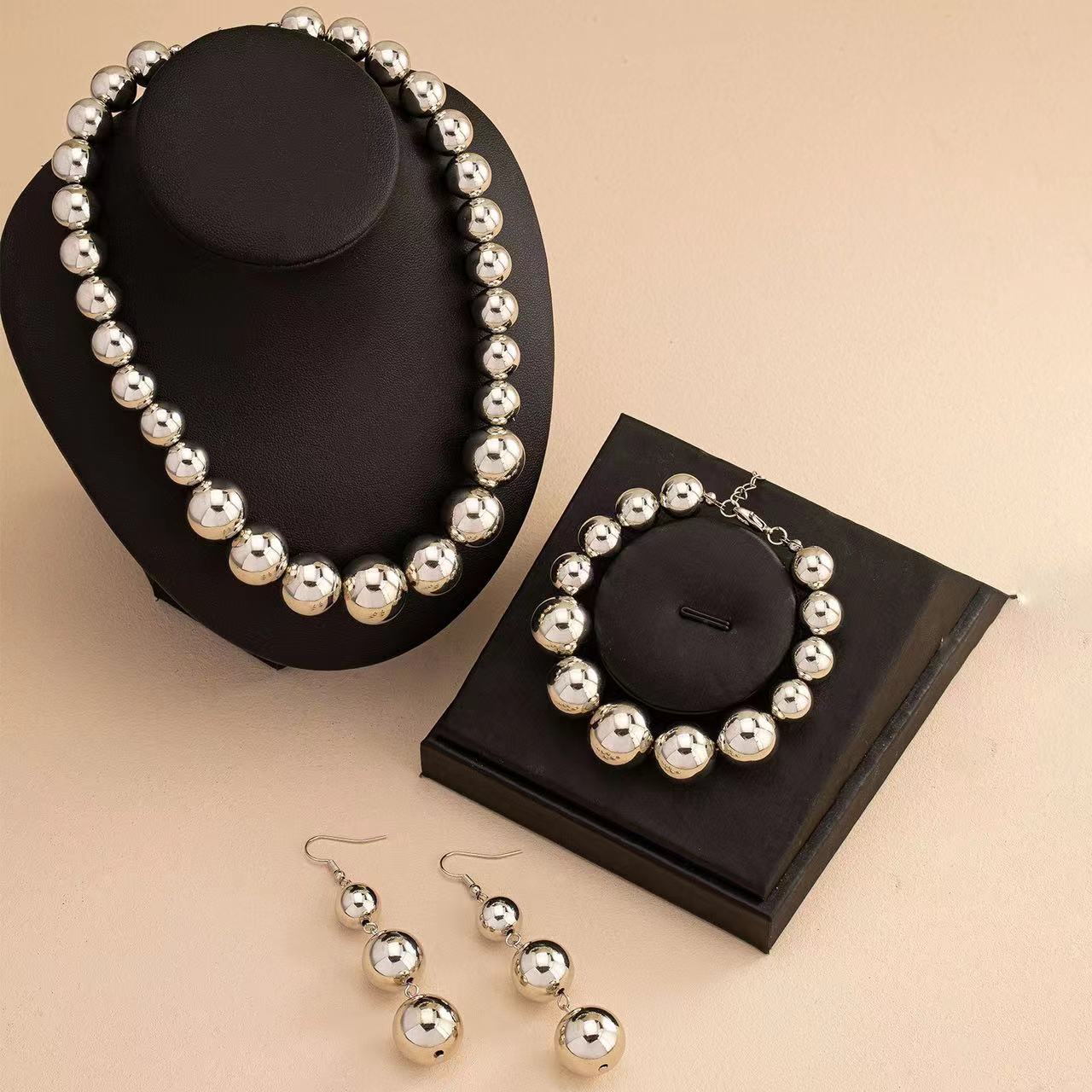 

Women s Jewelry Set, Gray Beaded Necklace, Earrings, and Bracelet Set, Suitable for Daily Wear and Parties